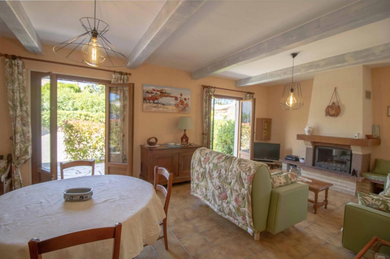 Large Spacious House In Fréjus Exteriör bild