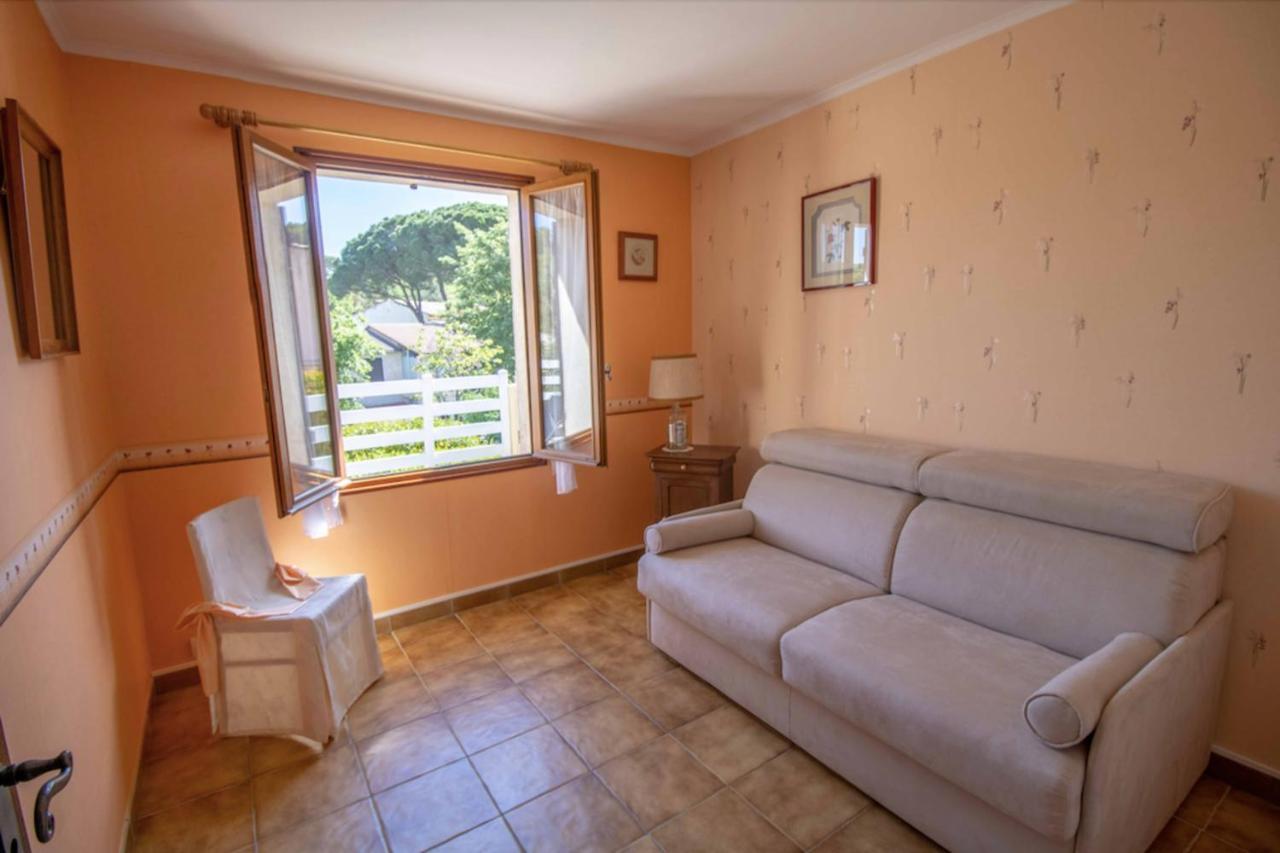 Large Spacious House In Fréjus Exteriör bild