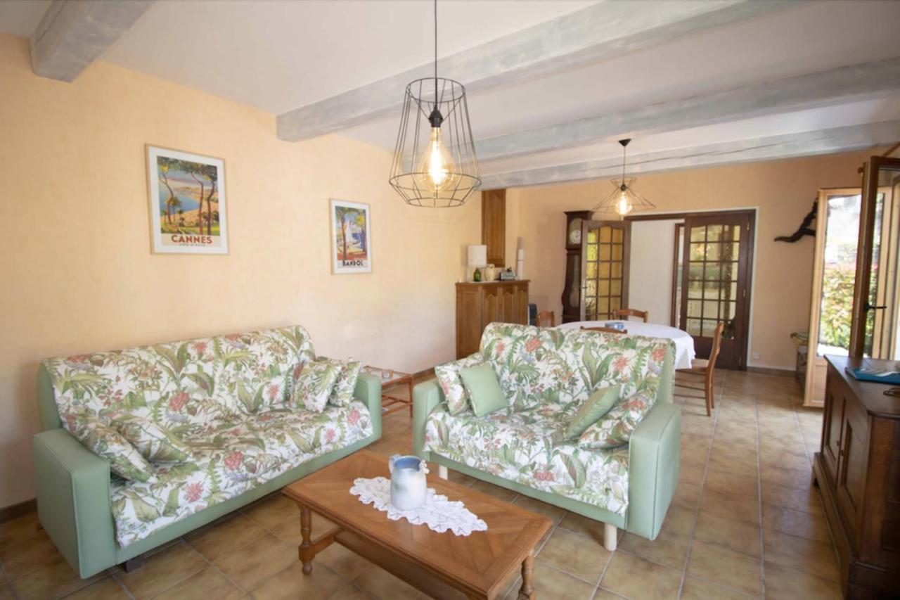 Large Spacious House In Fréjus Exteriör bild