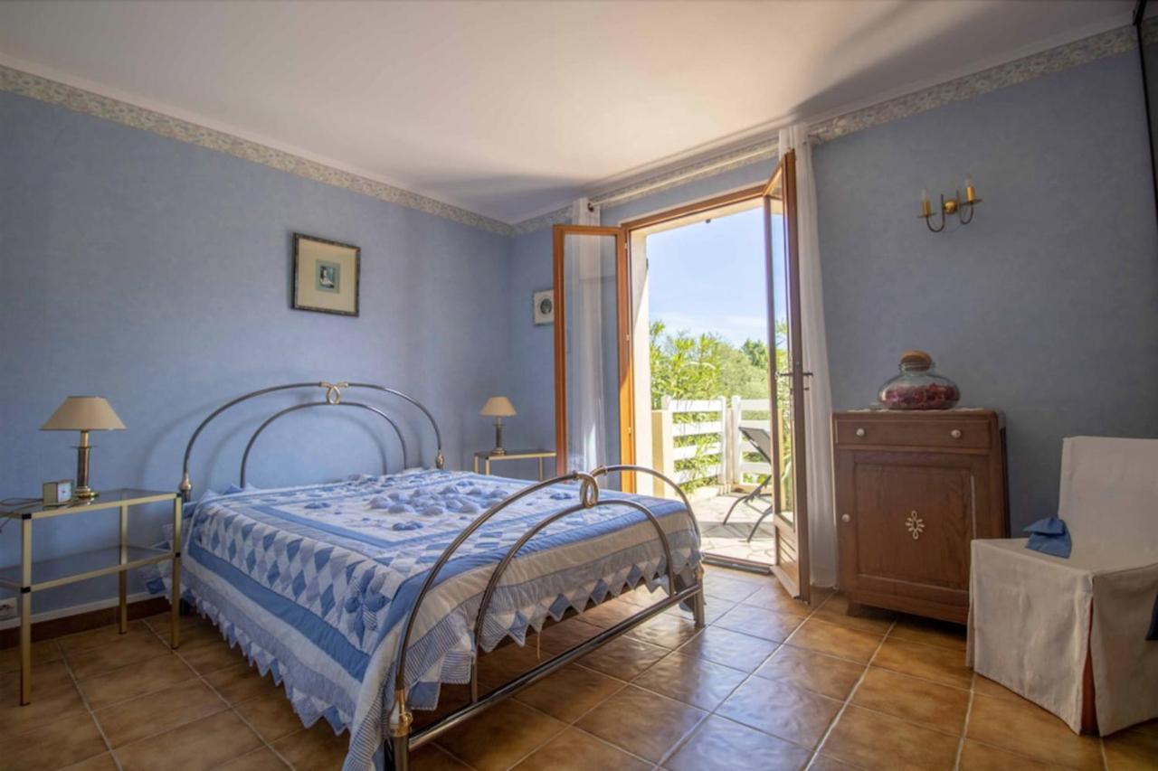 Large Spacious House In Fréjus Exteriör bild